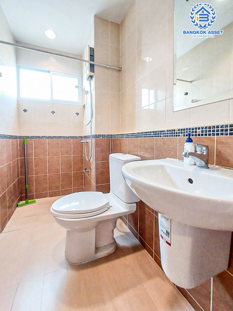 *****ทาวน์โฮมมือสองย่านกรุงเทพมหานคร ม.บ้านกลางเมือง สาทร-ราชพฤกษ์ คุณภาพระดับ AP เนื้อที่มากถึง 21.1 ตร.ว. ฟังก์ชัน 3 ห้องนอน 3 ห้องน้ำ 2 ที่จอดรถ บนทำเลยอดเยี่ยม เชื่อมต่อถ.ราชพฤกษ์ ใกล้รถไฟฟ้าถึงสองสาย ทั้งสายสีม่วงและสายสีเขียว "สถานีบางหว้า" ราคาถูกสุดในโครงการ!